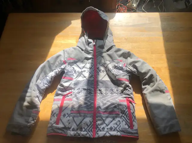 ROXY SKI JACKET SIZE 10/M in Ski in Banff / Canmore - Image 2