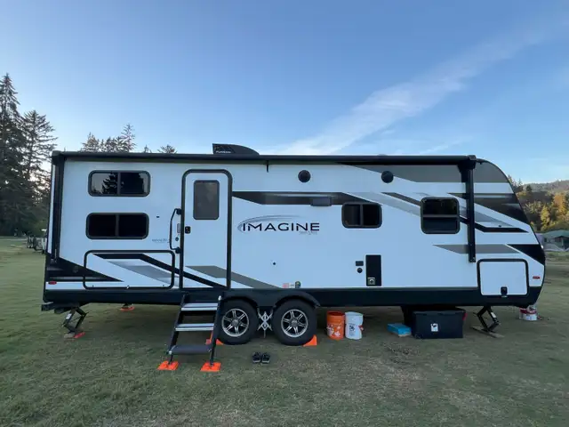 2023 Grand Design Imagine 2400BH for sale, a deal hard to miss62864363877379123