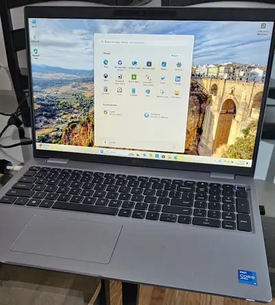 Dell Latitude 5520 i5 11th 16GB 512GB 15" 1080p TOUCH Win 11 Pro, View more