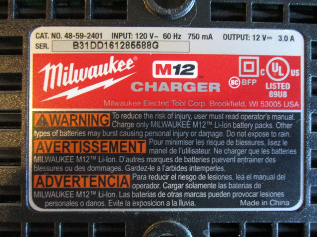 Milwaukee 48-59-2401 M12 Lithium-ion Battery Charger Like New. in Power Tools in Calgary - Image 4
