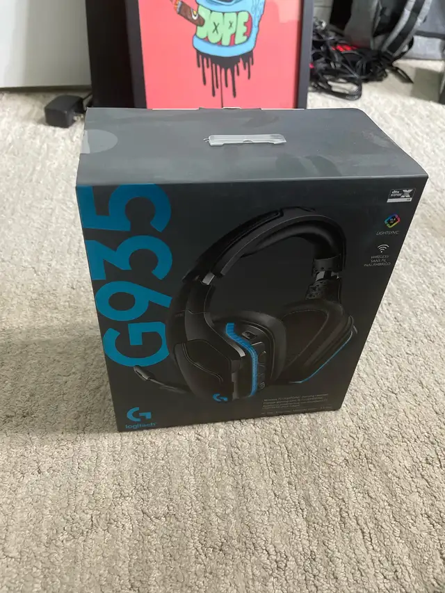 Logitech G935 BNIB Gaming Headset in Speakers, Headsets & Mics in City of Toronto - Image 2