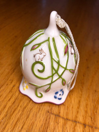 Villeroy & Boch  ~ Romantic Spring ~ Bell Ornament with Bunnies 