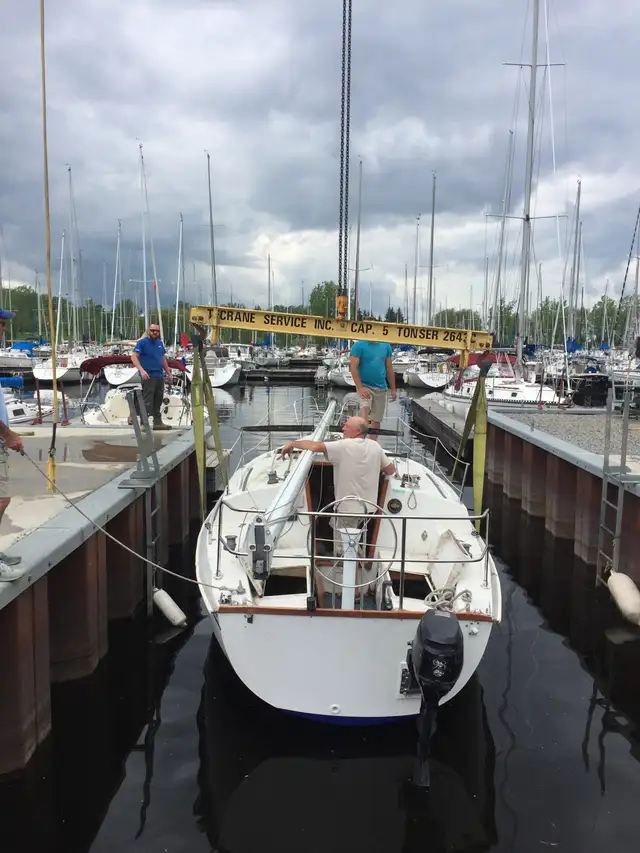 1981 capital yachts Newport 27 sailboat in Sailboats in Ottawa - Image 7
