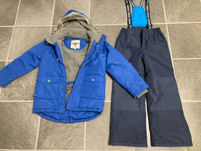 size 10 OshKosh snowsuit. READ description. in Kids & Youth in Calgary - Image 2