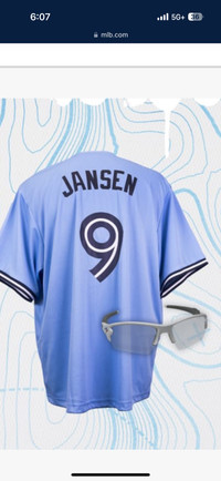 Jano jersey and glasses