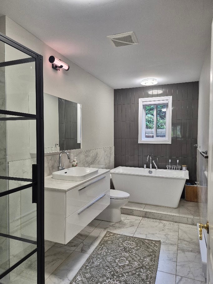 Très beau 4½ rénové – Tout inclus – Semi-meublé – Disponible dès — photo 1