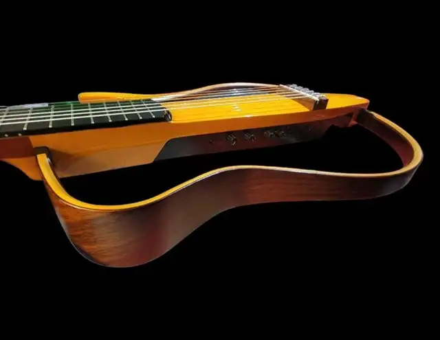 Guitare Yamaha SLG130NW electro classique  in Guitars in Sherbrooke - Image 4
