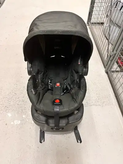 Excellent condition. No longer needed just been sitting in storage. Can deliver or meet up just mess...