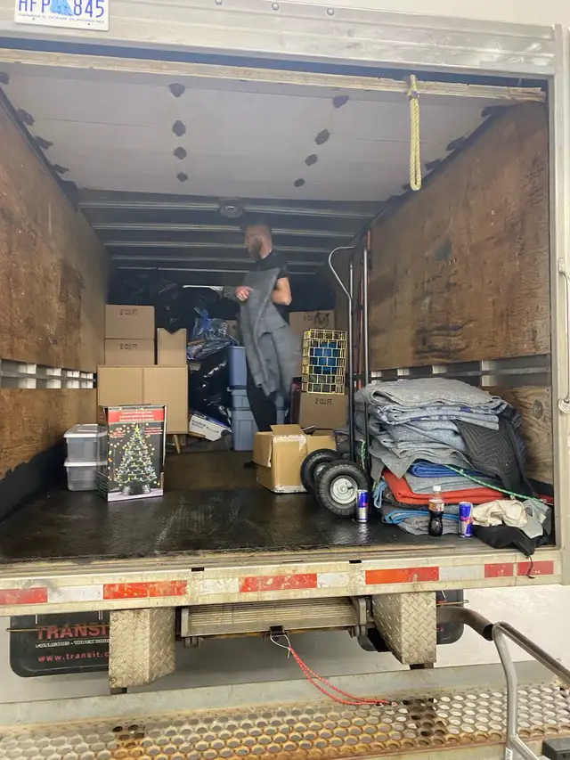 Hero Ottawa mover’s $95 for 2 men and a 16 ft truck 75 no truck63235146332161124