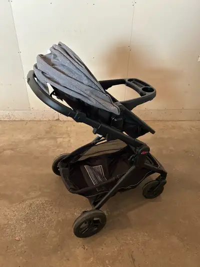 Graco Stroller / car seat / collapseable , View more