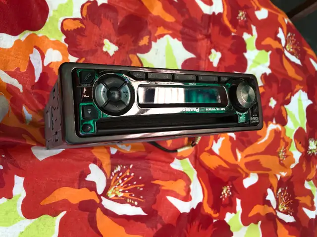 Amplifier - Car Stereo in Stereo Systems & Home Theatre in Mississauga / Peel Region - Image 3