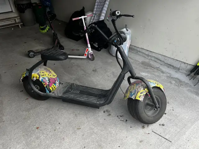 ELECTRIC SCOOTER FOR SALE ! Grasshopper in Scooters & Pocket Bikes in St. Catharines - Image 2
