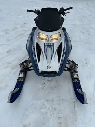2004 skidoo gsx sdi 600.