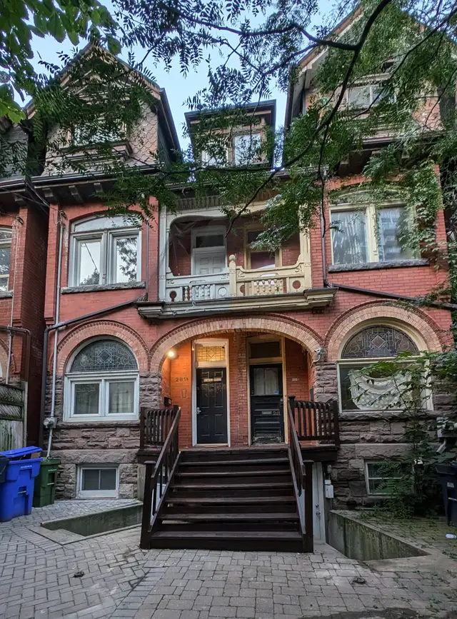 Downtown Toronto Room for Rent - All inclusive