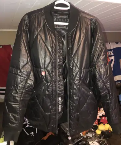 Jordan 11 Black Bomber Jacket Ah9051-010 SZ M, View more