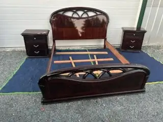 QUEEN SIZE LACQUERED BEDFRAME + RAILS THIS IS A HIGHLY POLISHED - EXCELLENT CONDITION. Measurements...