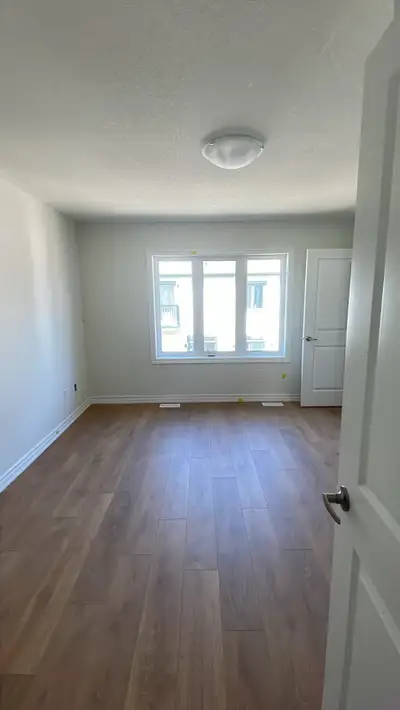Spacious Master Bedroom for rent