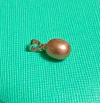 Purple pearl pendant