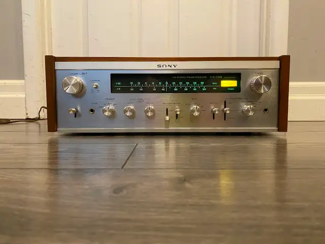Vintage Sony STR-7045 Stereo Receiver in Stereo Systems & Home Theatre in St. Catharines - Image 2