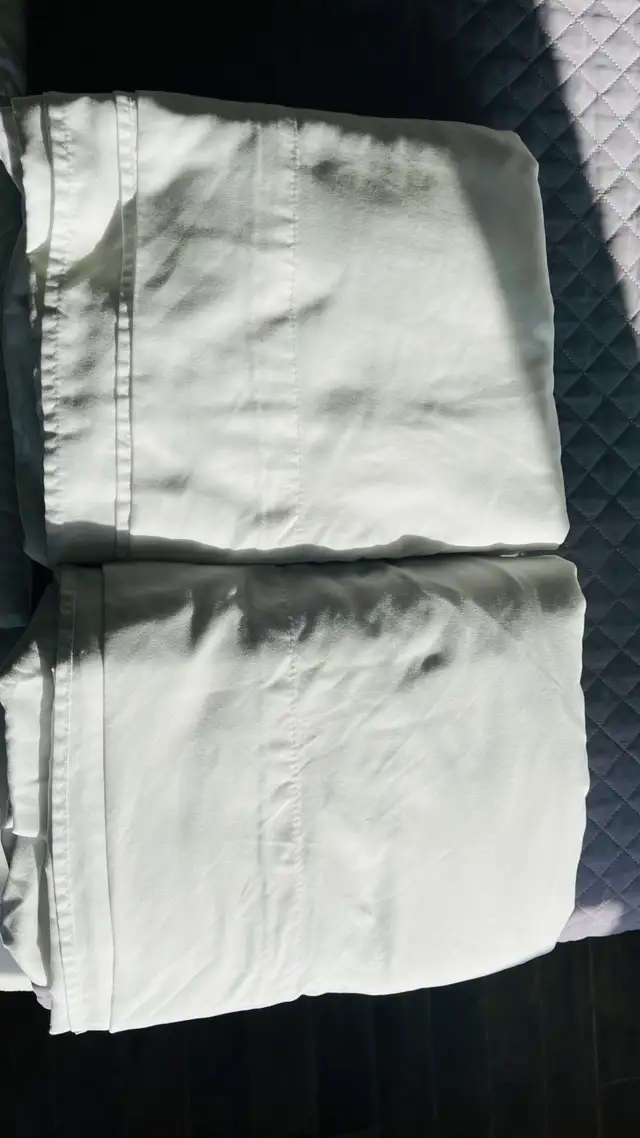 2 draps pour lit double in Other in Longueuil / South Shore - Image 2