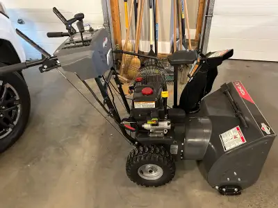 Briggs & Stratton 1024MD Snow Blower(electric start), View more