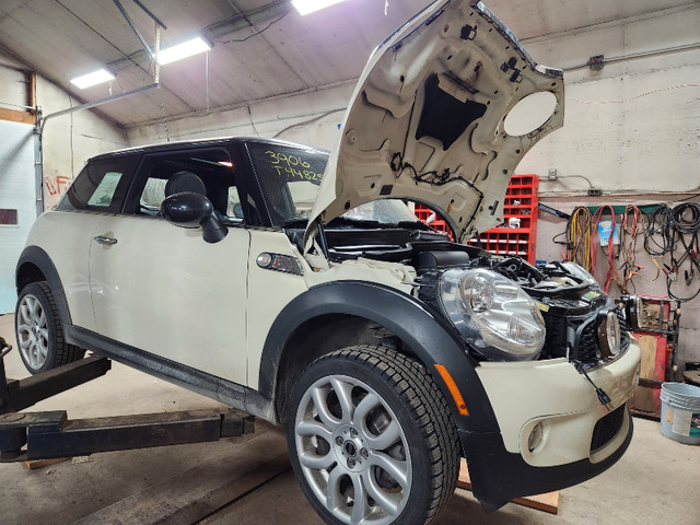 PARTING OUT- 2009 MINI COOPER S in Other Parts & Accessories in Regina - Image 3