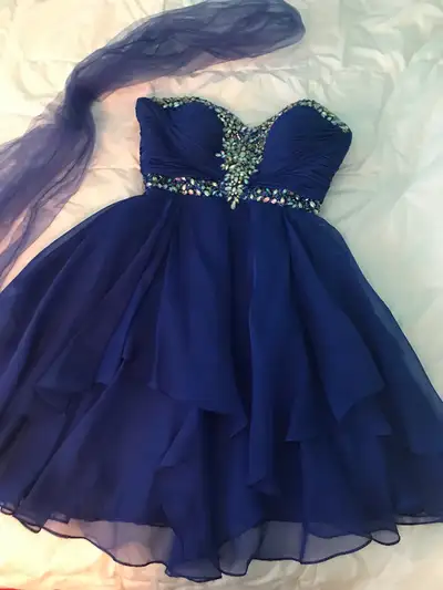 Robe chic, View more