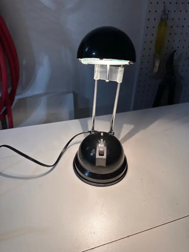 Small Adjustable Reading Lamp in Indoor Lighting & Fans in Kitchener / Waterloo - Image 3