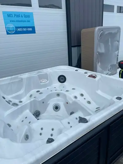 Dive into Luxury with Our Refurbished Hot Tubs! Prices range from $2999.00-$7999.00 ‍♂️ Choose from...