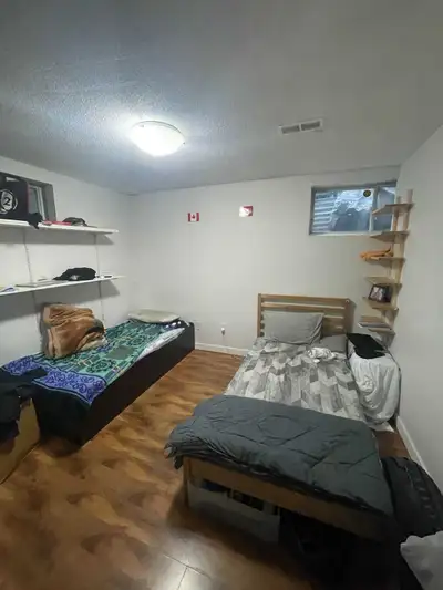 Sharing room available for boy vegetarian only . Rent includes all utilities. Conveniently located n...