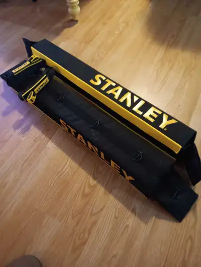 Never used, Stanley vehicle roof pads, with straps!!