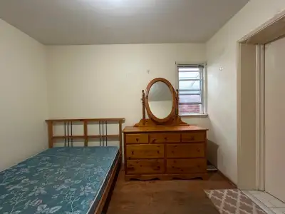 Best Deal! Must See! Very Bright! Well Furnished! Free Internet! Unique Location! Very Close To All...