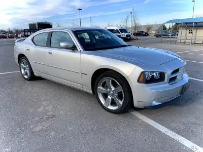 **Reduced** Beautiful low kms 2010 Dodge Charger R/T