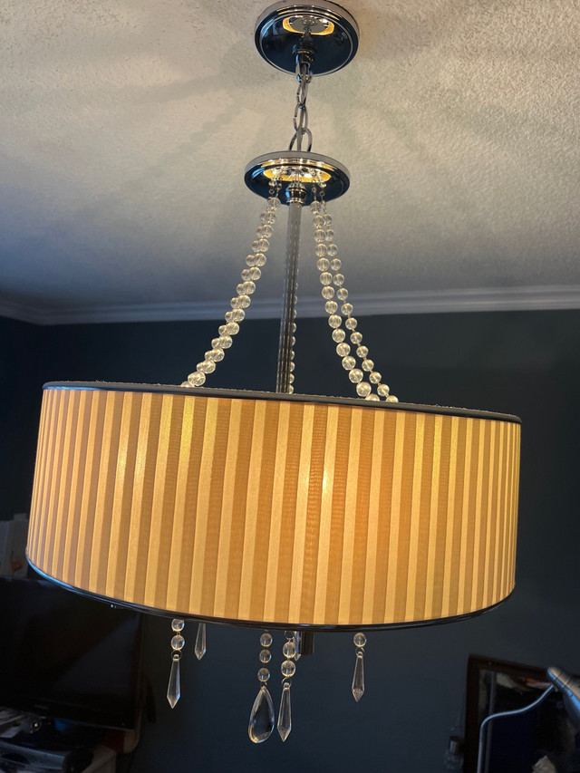 5 light chandelier  in Indoor Lighting & Fans in Oshawa / Durham Region