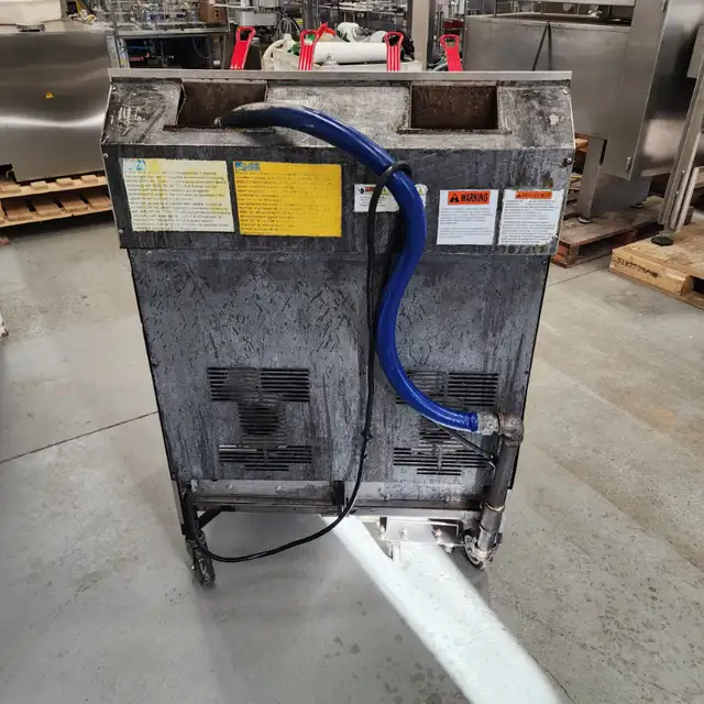 Friteuse Henny Penny Evolution Elite Double Fryer  Model EEG-242 in Industrial Kitchen Supplies in West Island - Image 7