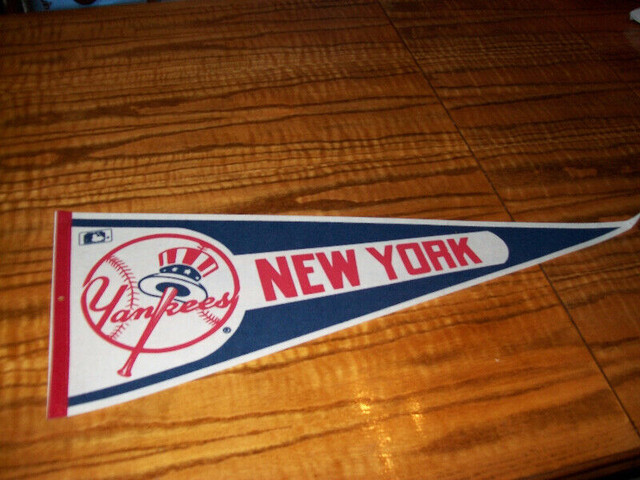 Sports Memorabilia Pennants Vintage New York Yankees MLB in Arts & Collectibles in Oakville / Halton Region