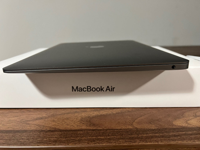 Selling new 2020 13 inch MacBook Air  in Laptops in City of Halifax - Image 4