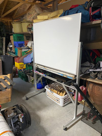 Whiteboard 4’ x 3’ with aluminum stand mint condition
