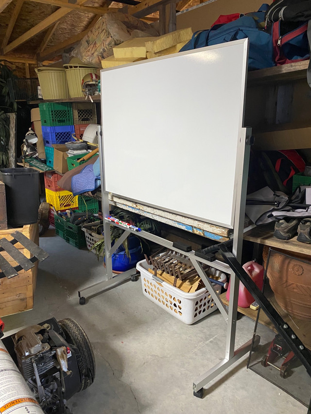  Whiteboard 4’ x 3’ with aluminum stand mint condition in Other Business & Industrial in City of Halifax