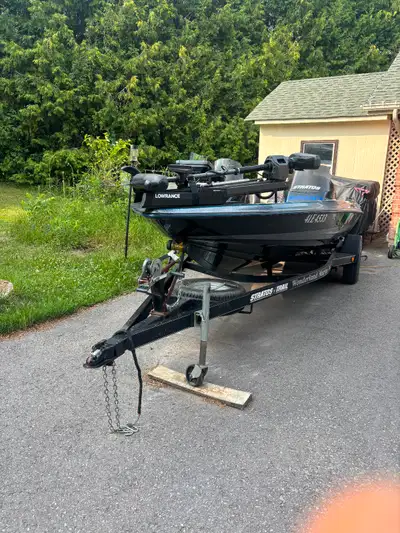 1998 stratos 282 for sale 150 hp Johnston runs great. Boat is in excellent condition gel coat is fad...