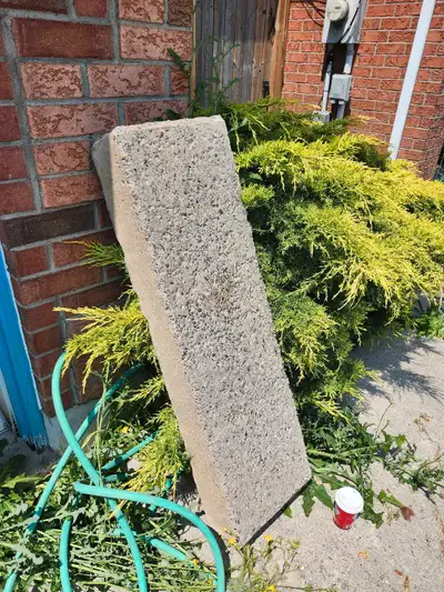 Free concrete step, must be able to pick up. 14"x 48" x 6'