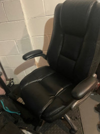 Office chair for sale! Heavy duty,like-new, man made leather. 