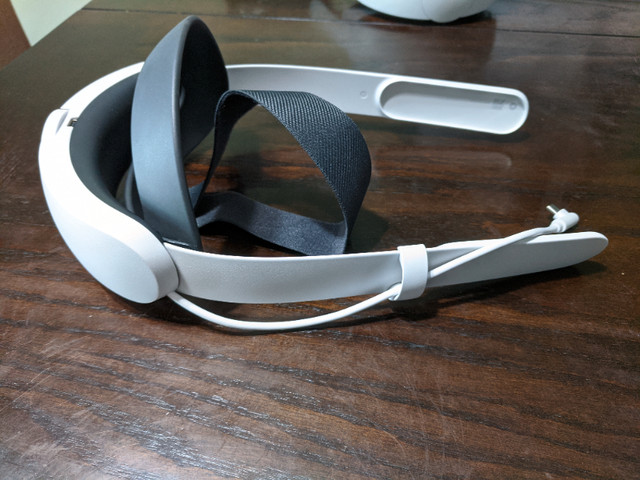 Head Strap with Battery for Meta/Oculus Quest 2 in Other in Leamington - Image 3