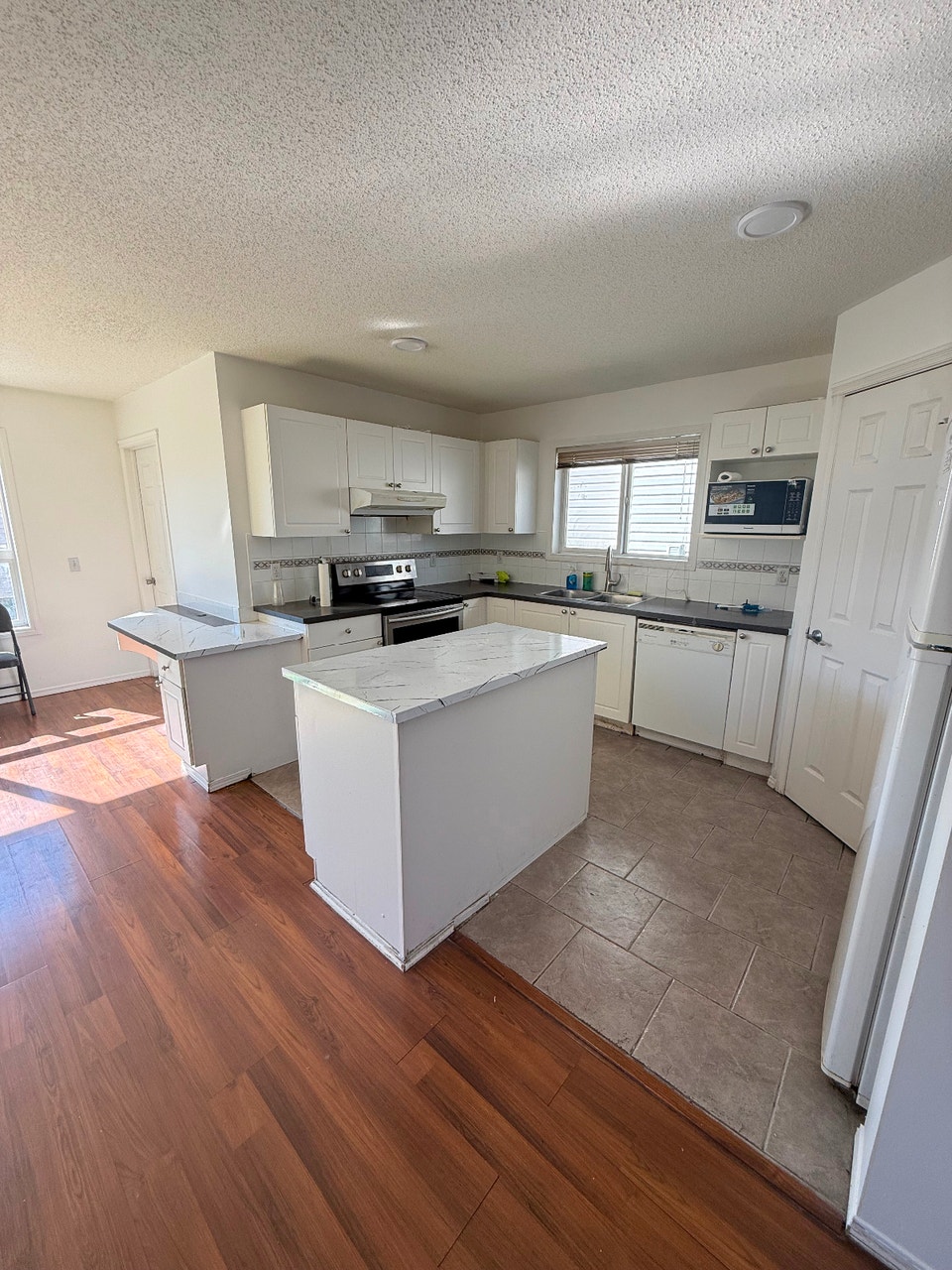 3 bedrooms and 2.5 washrooms house for RENT 5