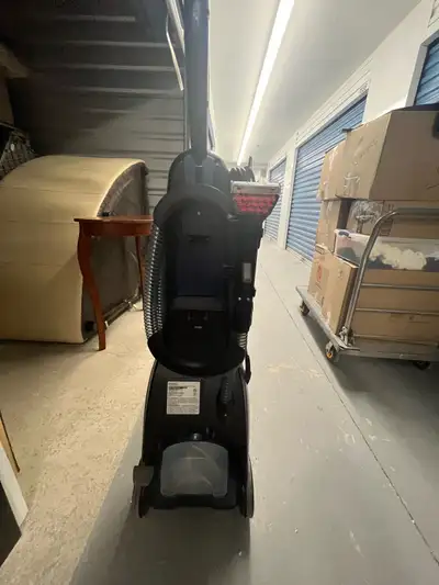 Clean your carpets with this Bissell ProHeat 2X carpet cleaner! This powerful machine is designed to...