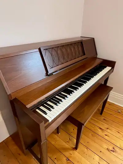 Piano- apartment size - FREE, View more