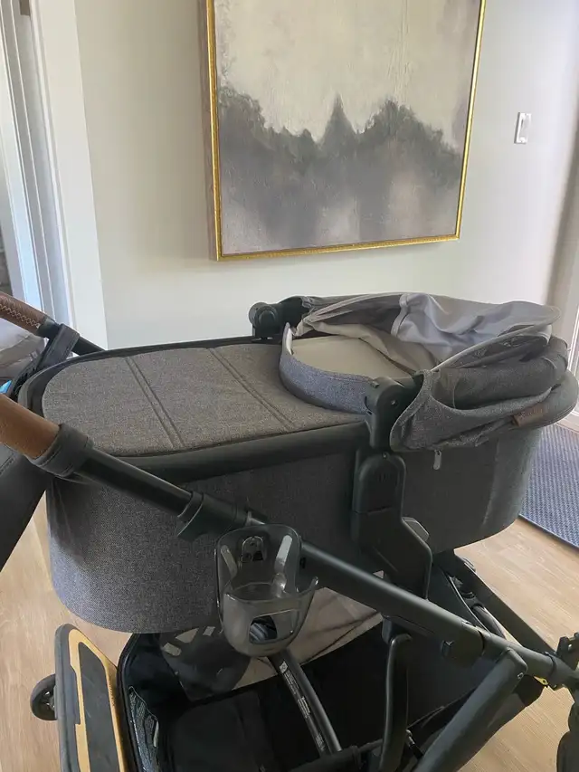 Uppababy Bassinet - Purchased in 2024 - MINT Condition!  in Strollers, Carriers & Car Seats in Oakville / Halton Region - Image 3