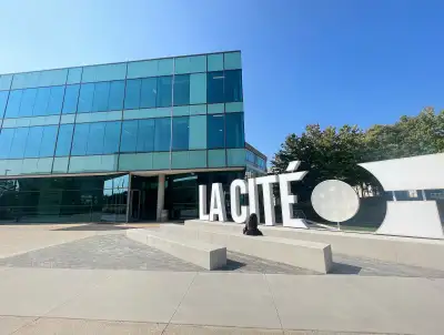 Gatineau ➝ Collège La Cité Shuttle 09:15 AM | En semaine, View more
