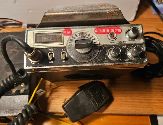 4 CB Radios in General Electronics in Oshawa / Durham Region - Image 4