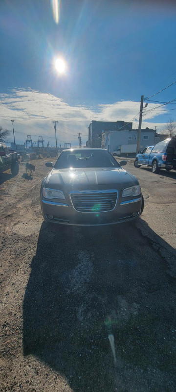 Chrysler 300 for sale dans Autos et camions  à Saint-Jean - Image 2